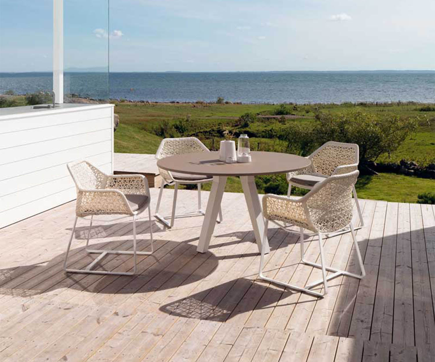 Kettal, Vieques Round Dining Table